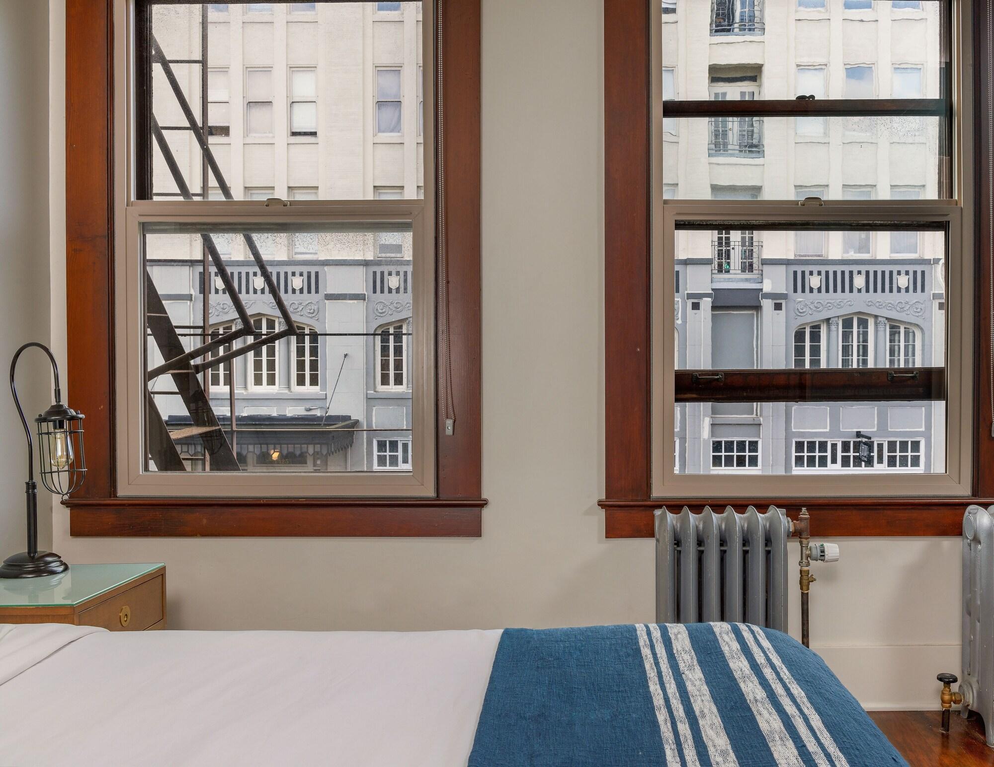 Commodore Hotel Асторія Екстер'єр фото